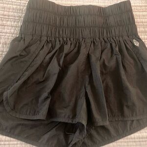 Women’s medium  free people movement shorts